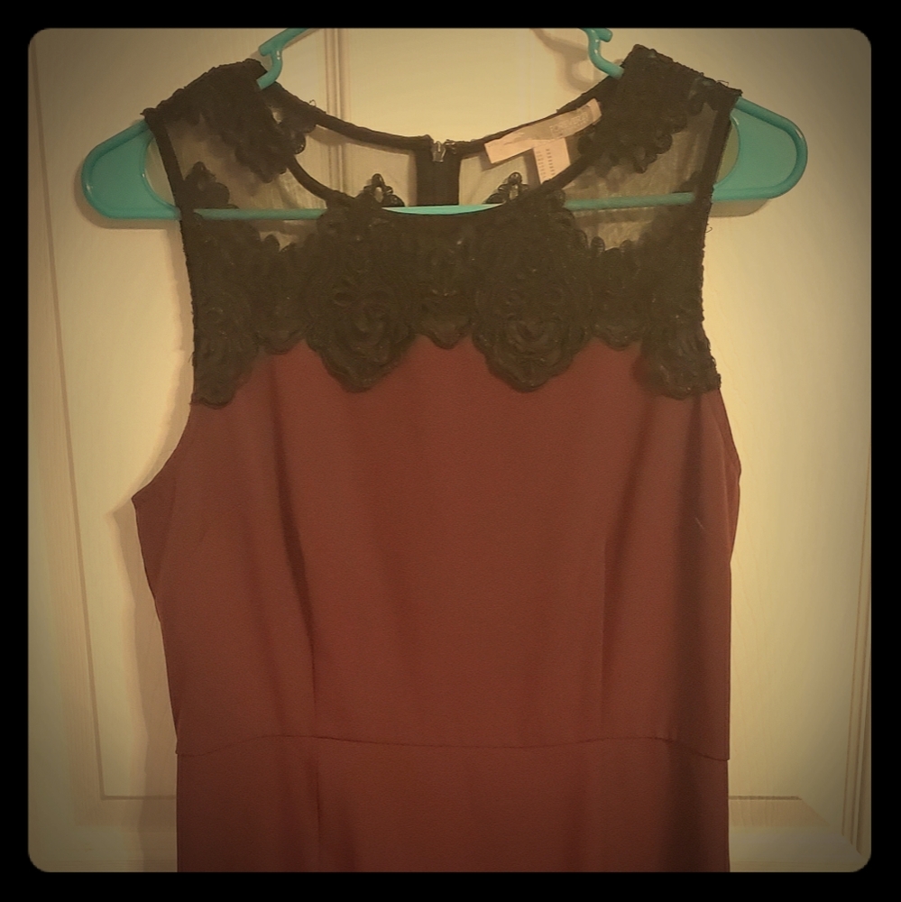 Forever 21 Burgundy & Black Lace Dress Size Medium